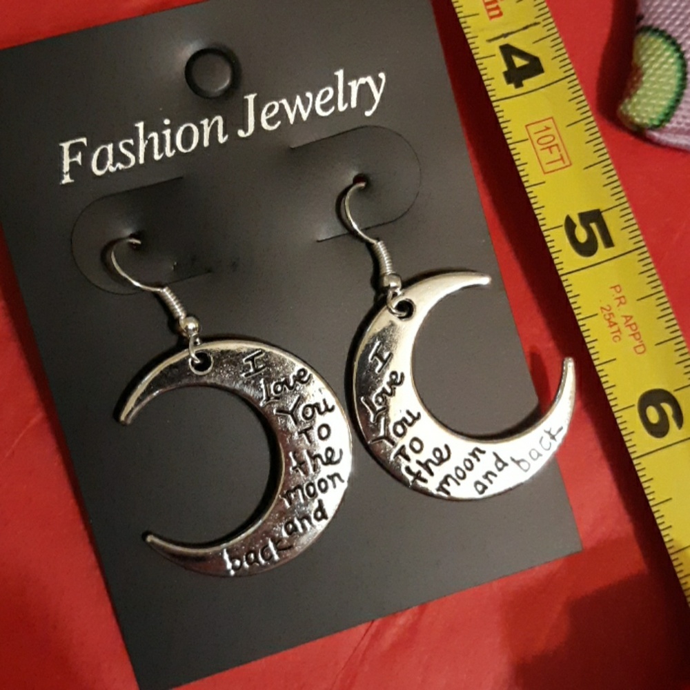 Moon And Back Earrings - Picture 5 of 5